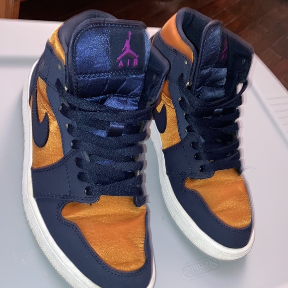 Air Jordan 1 Mid SE Premium 150$ - Picture 2 of 4